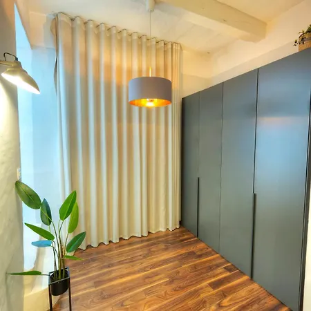 Traditional Townhouse, Terrace Near Valletta Weng1-1 Vakantiehuis