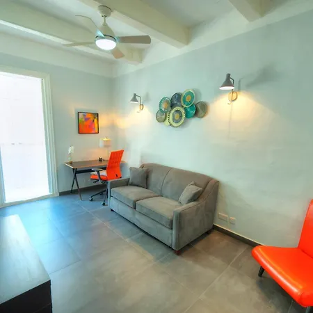 Traditional Townhouse, Terrace Near Valletta Weng1-1