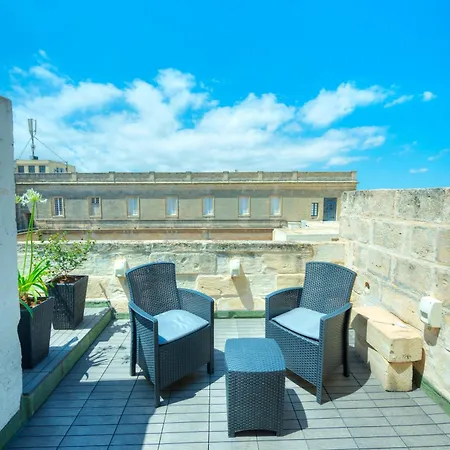 Traditional Townhouse, Terrace Near Valletta Weng1-1 *