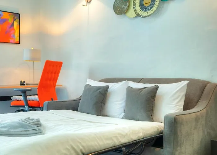 Traditional Townhouse, Terrace Near Valletta Weng1-1